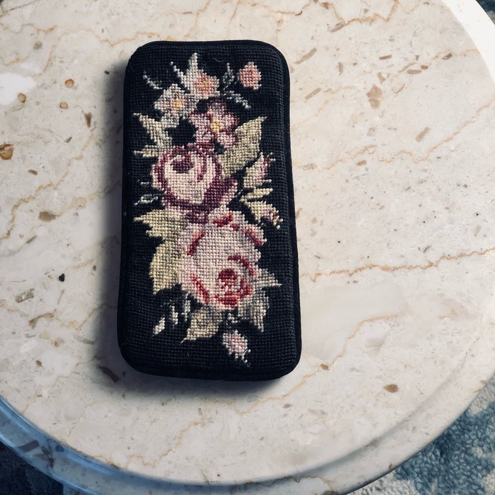 VINTAGE Needle Point Floral Glasses Bag